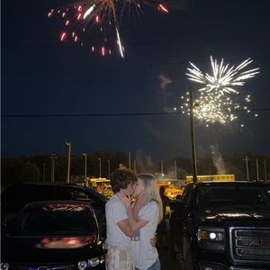 Meet your Posher, Caressa